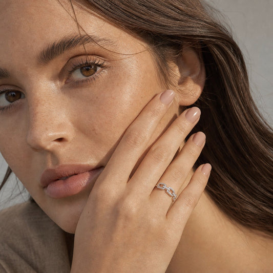 Inés Interlocking Moissanite Ring