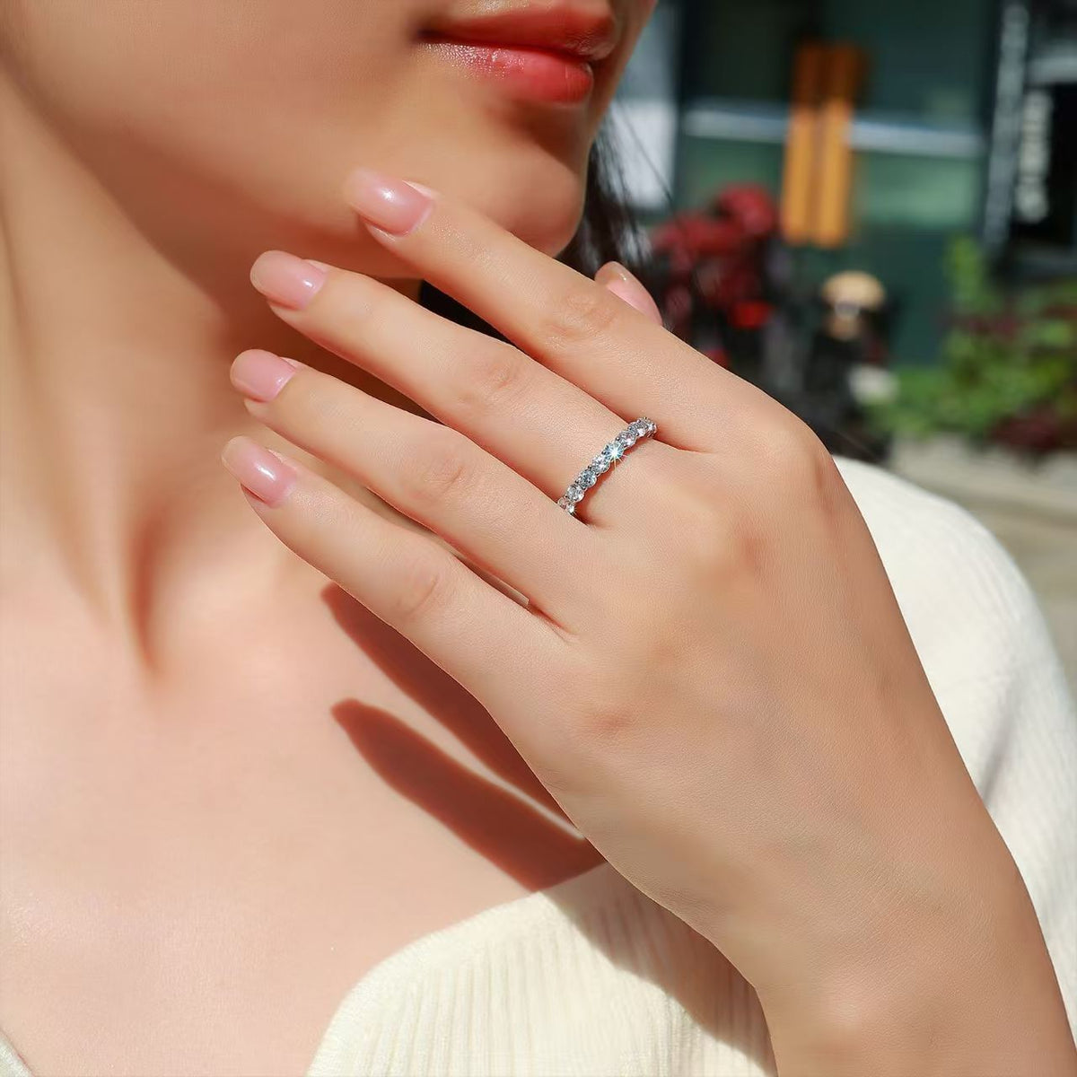 Valentina Eternity Ring full-circle starburst setting close-up