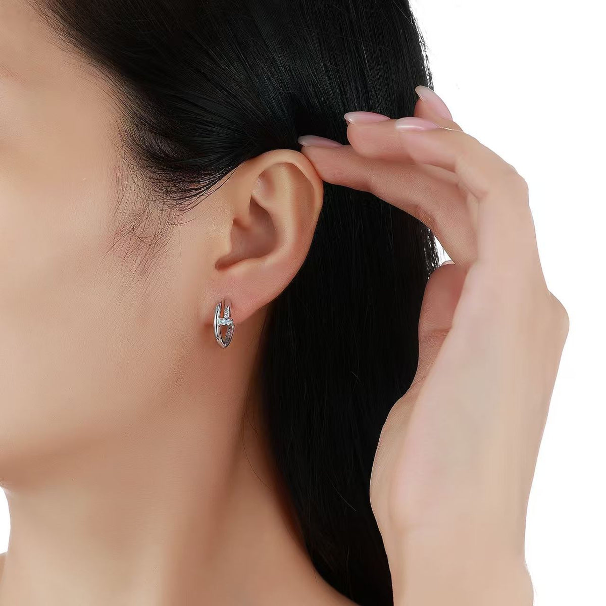 Vera Moissanite Pavé Ear Cuff