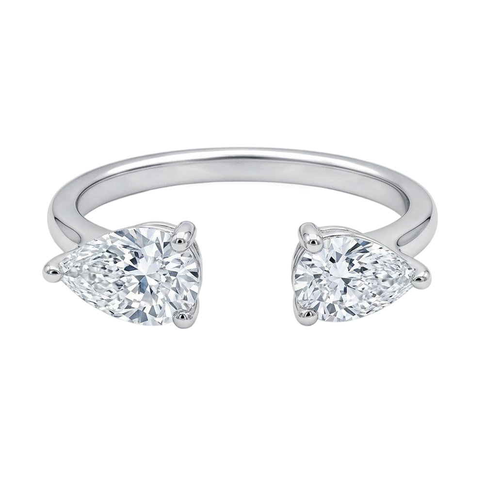 Rocío Pear Cut Moissanite Ring