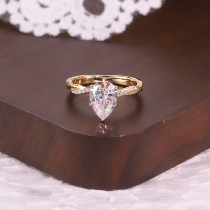 Vivienne Solitaire Ring