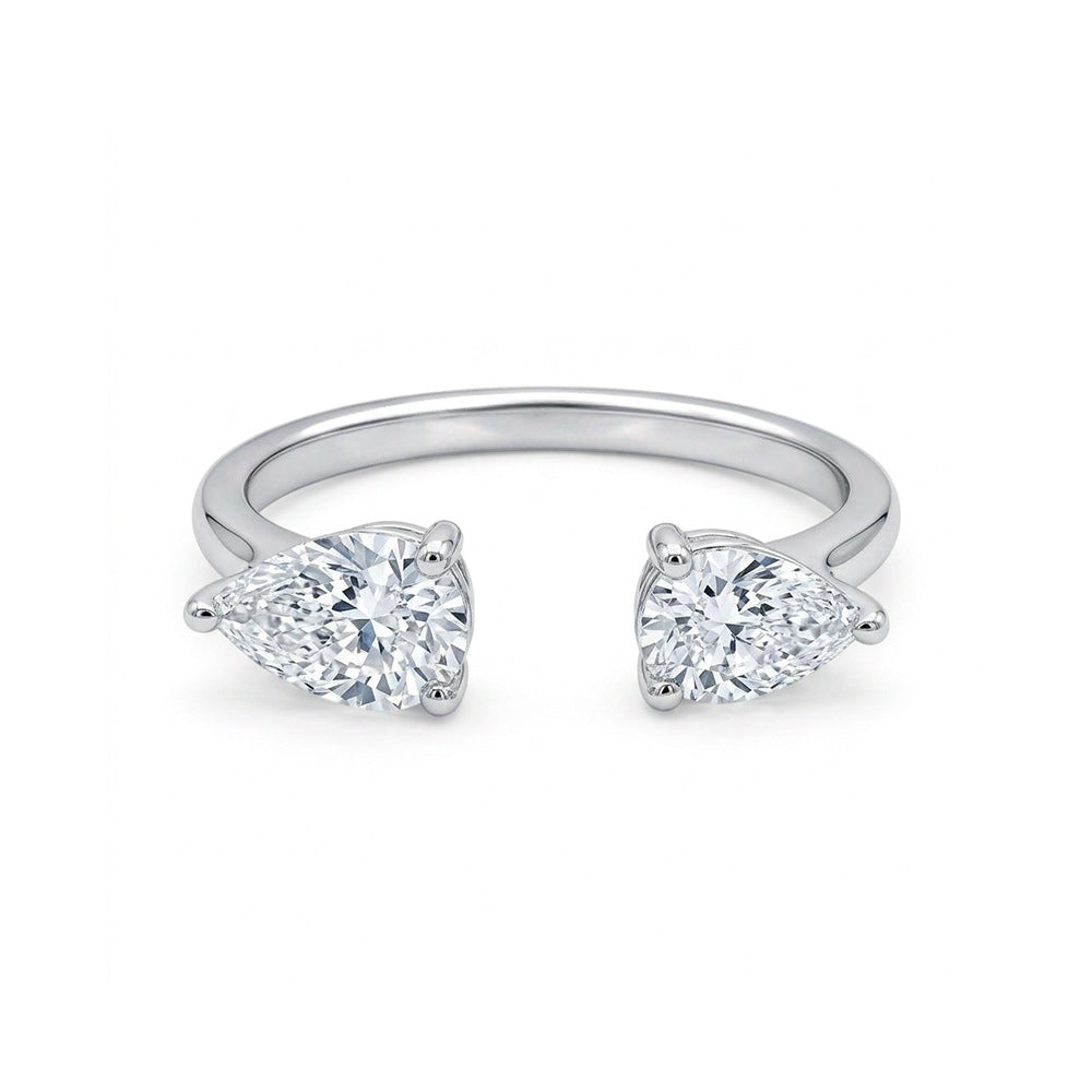 Rocío Pear Cut Moissanite Ring