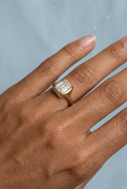 Amélie 3ct Bezel Emerald Solitaire Ring